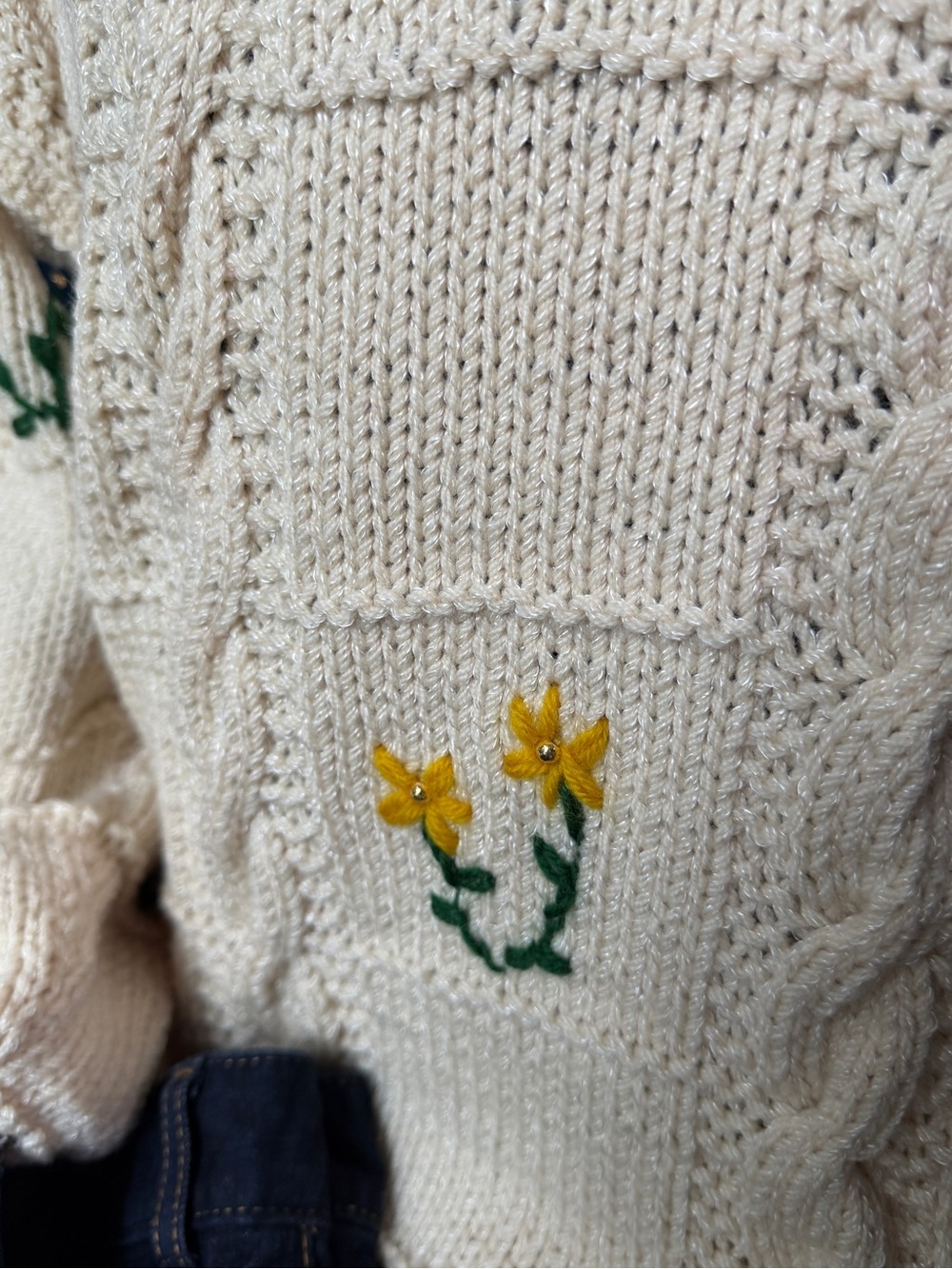 Handmade Ivory Cable Knit Floral Embroidered Sweater M/L Cottagecore - Picture 4 of 10